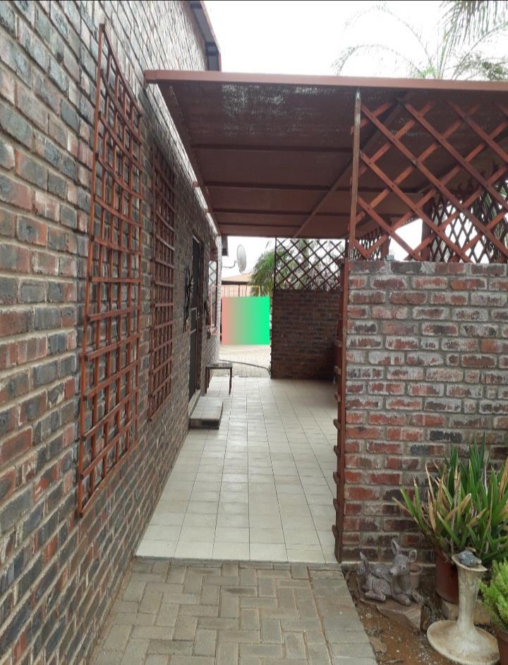 4 Bedroom Property for Sale in Kakamas Northern Cape